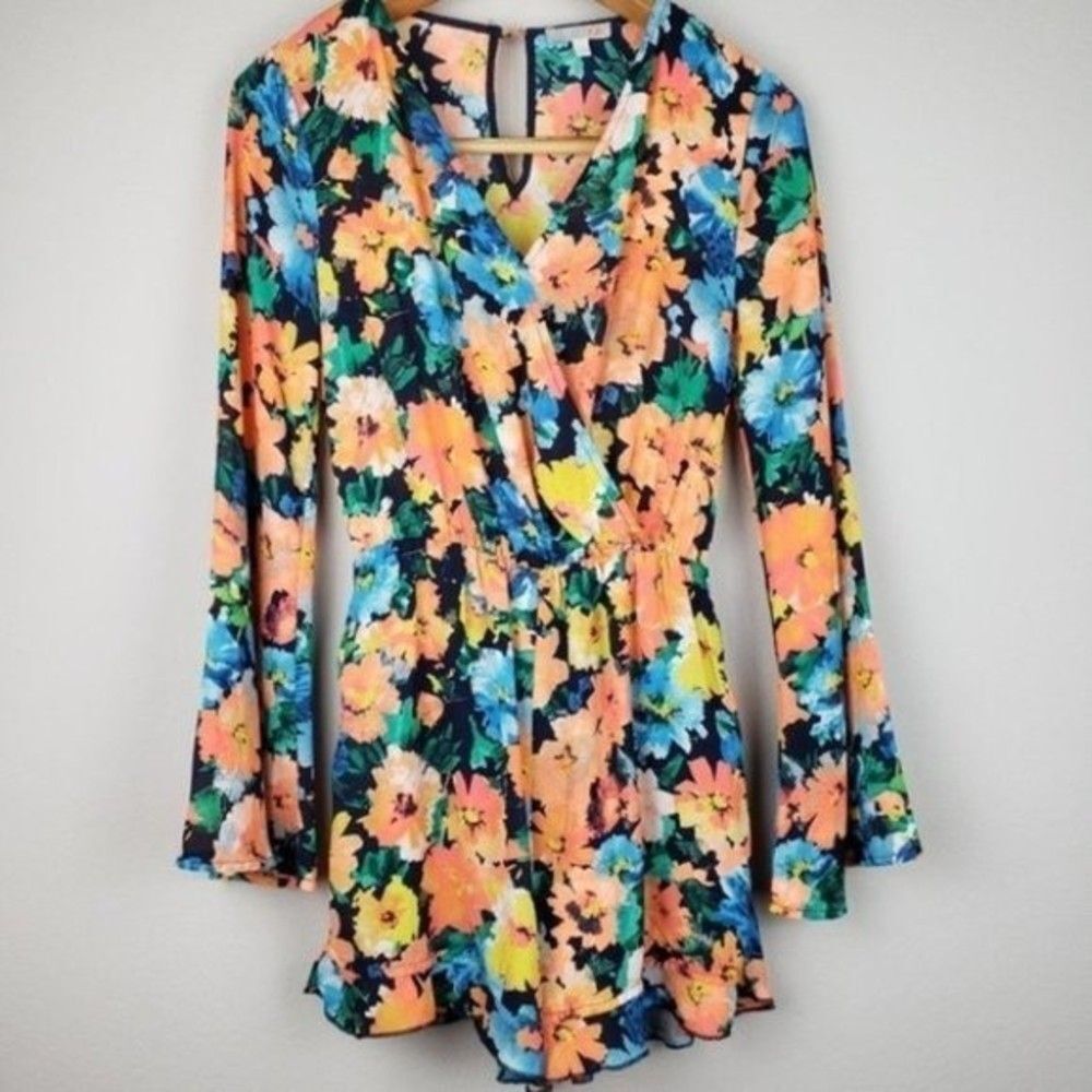 Gianni Bini floral print bell sleeve romper size XS